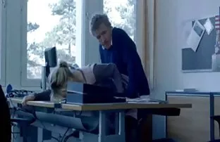 Zierlich Blondine ni ...