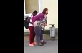 Rothaarige idiot Anu ...