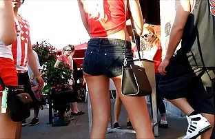 Gebräunte Scarlett i ...