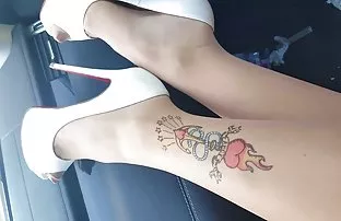 Tätowiert Lesbisch b ...