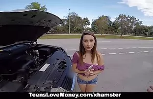 Gina Valentina setzt ...