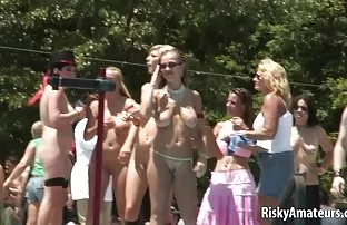 Fotomodell dankt den ...