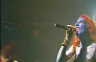 Studentin führt Nach ...