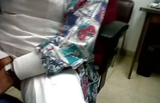 Gebräunte in Strümpf ...